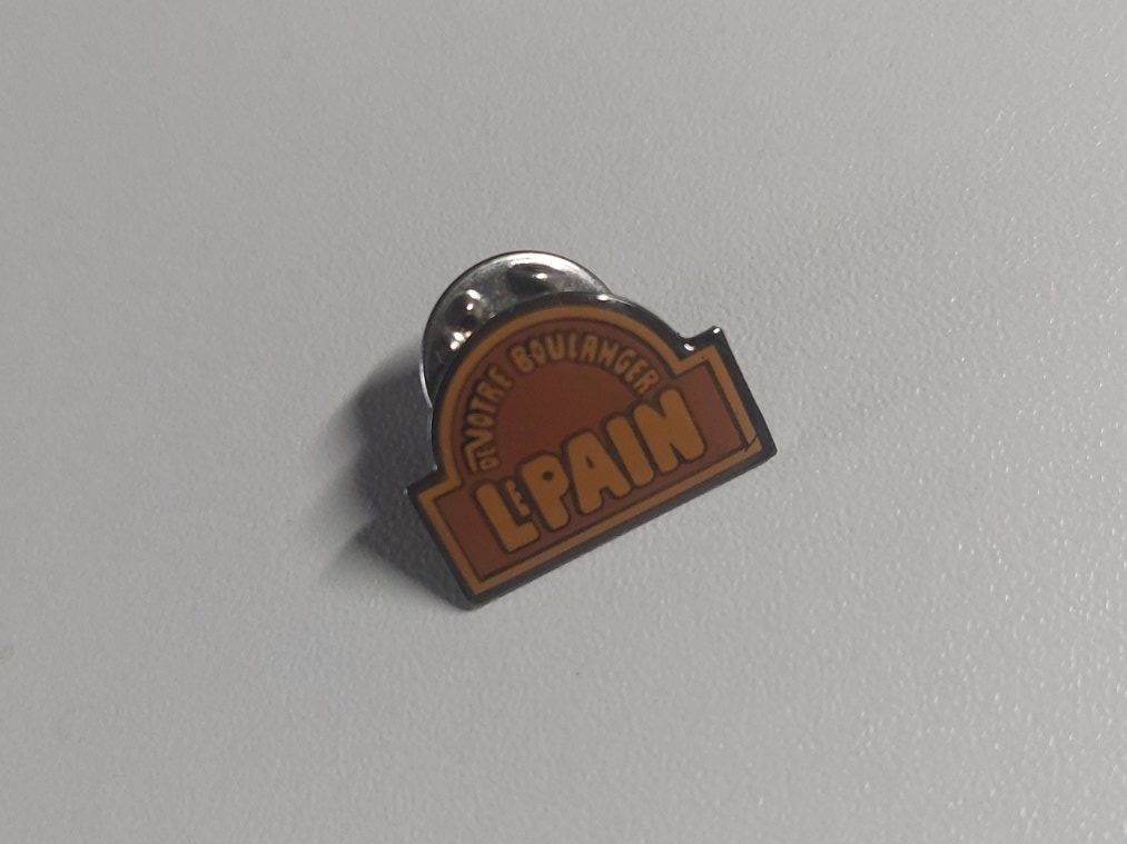 Placchette & Badge: Pin Le Pain – Usato da Erlinsbach venduto da pfunky