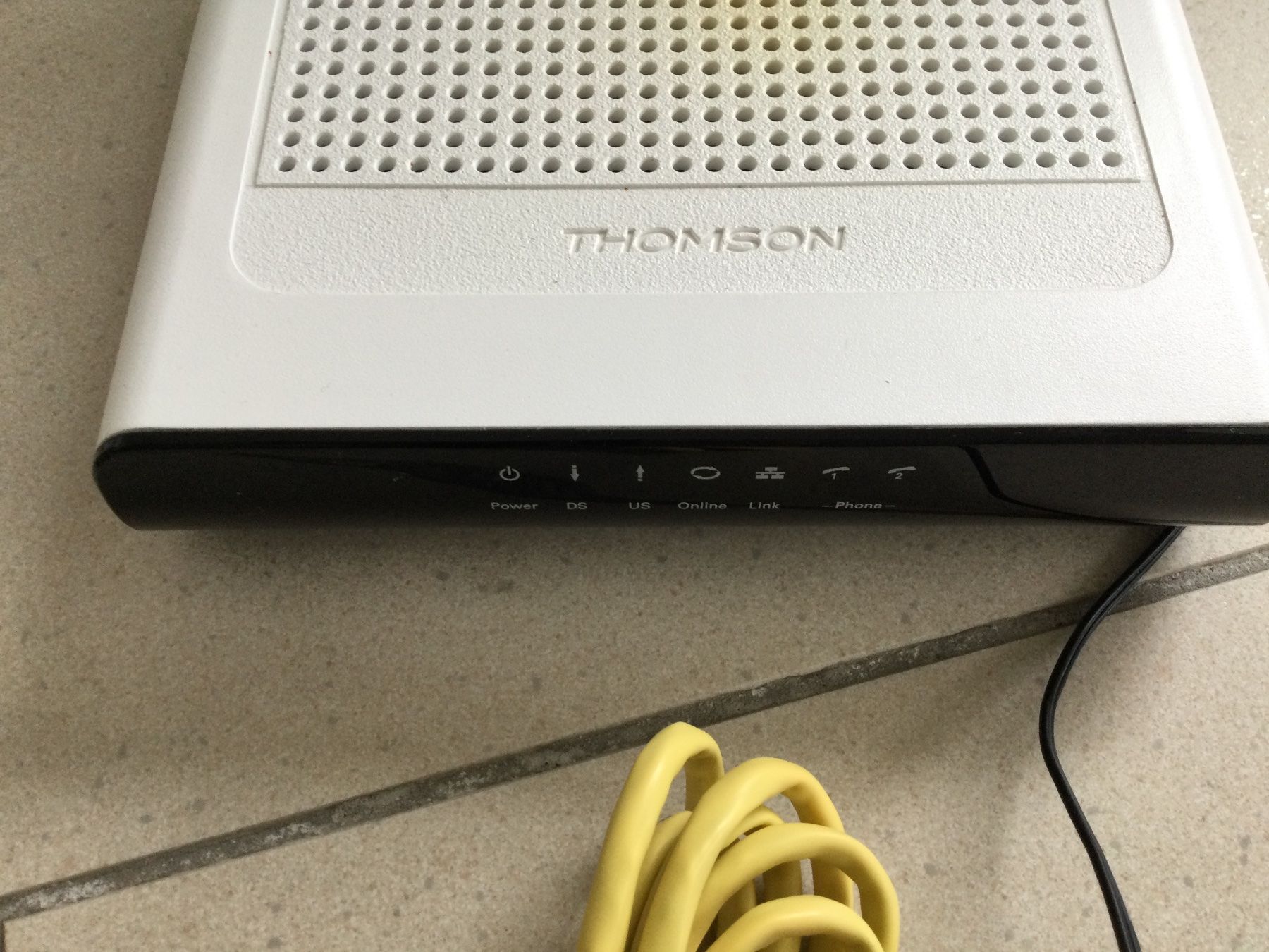 Modem & Router: Thomson Modem/Router inkl. Stromkabel und LAN Kabel Top – Usato da Zug venduto da ang_rxx5 1