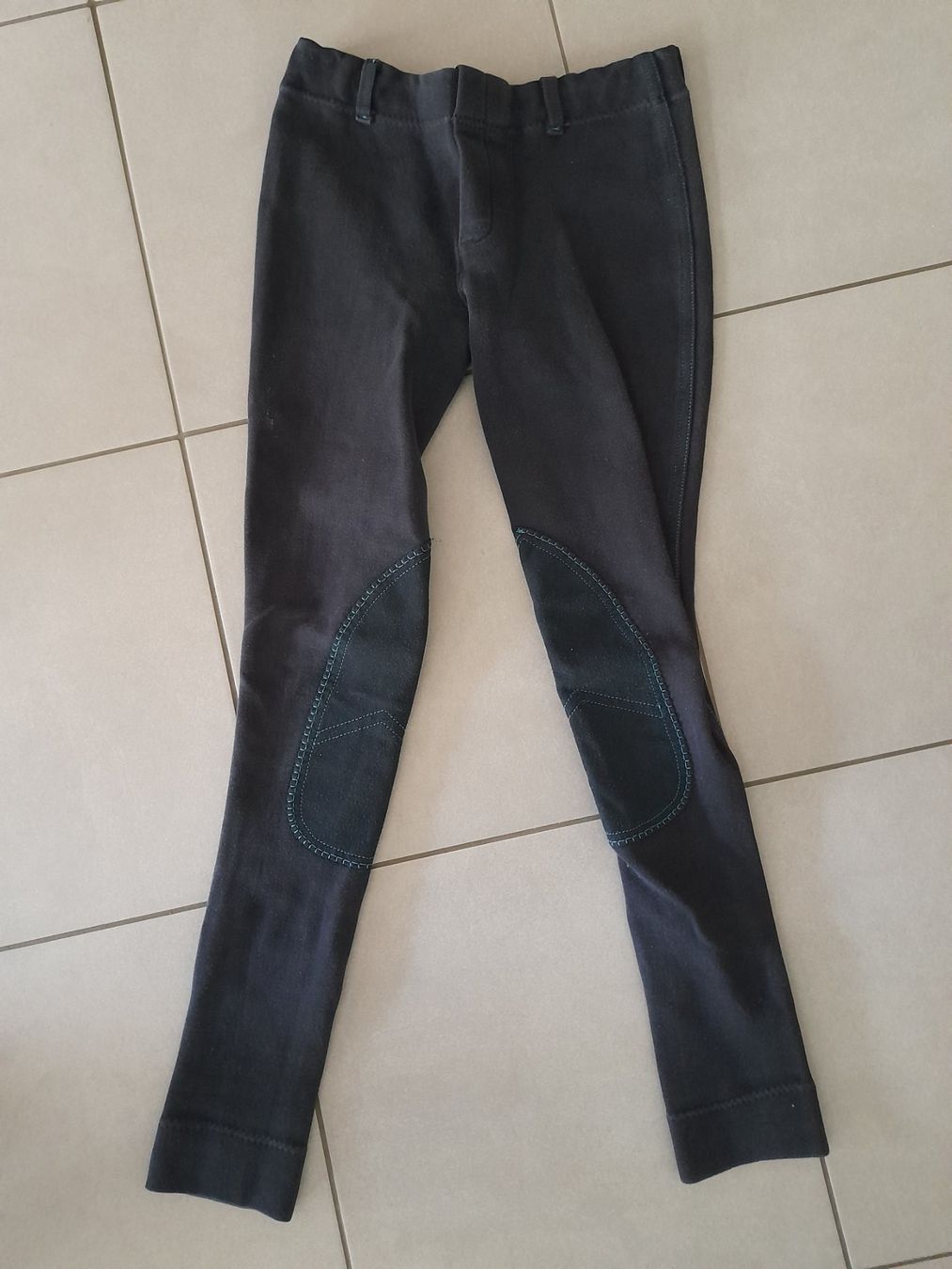Pantaloni: Pantalon d'équitation taille 10 ans – Usato da Les Geneveys-sur-Coffrane venduto da papoute
