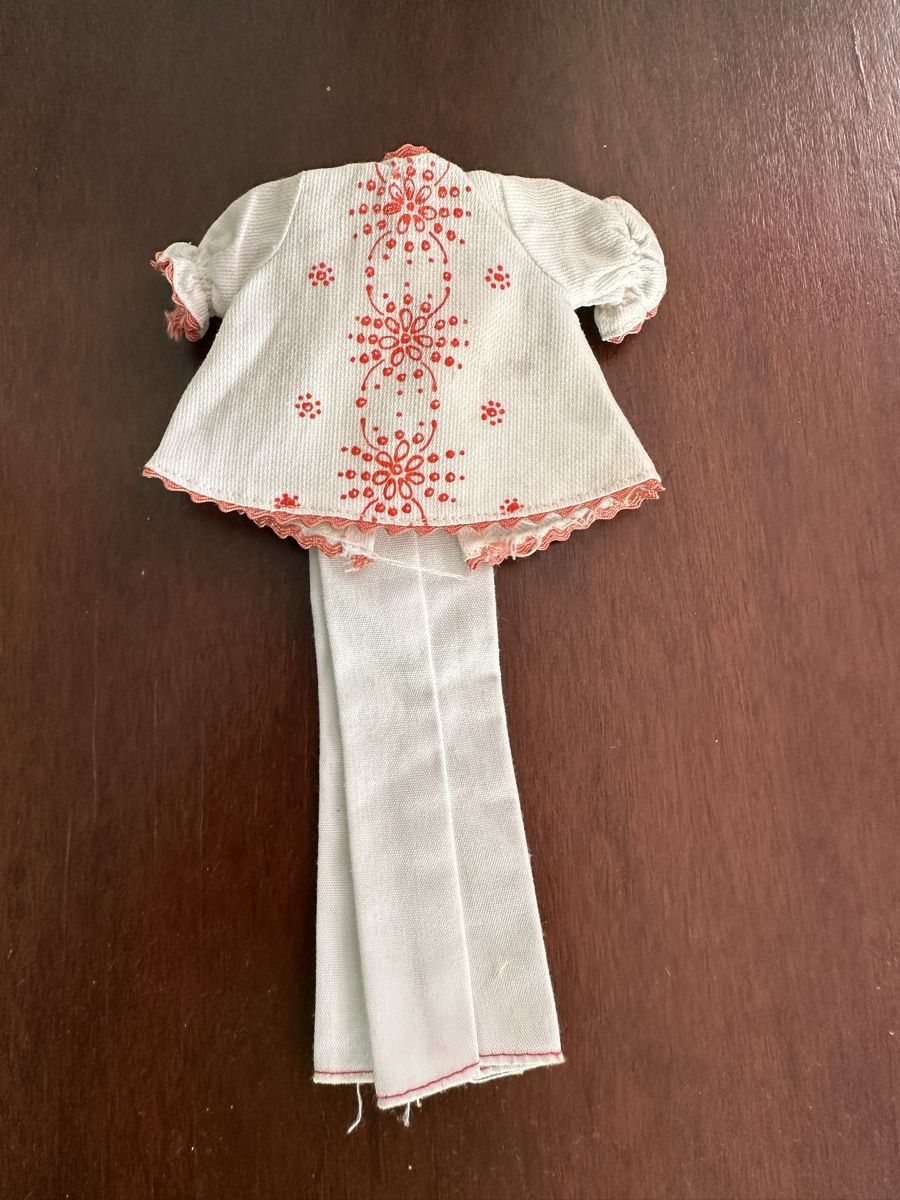 Bambole: Vintage Barbie Kleider – Usato da Herbriggen venduto da Sehrazade