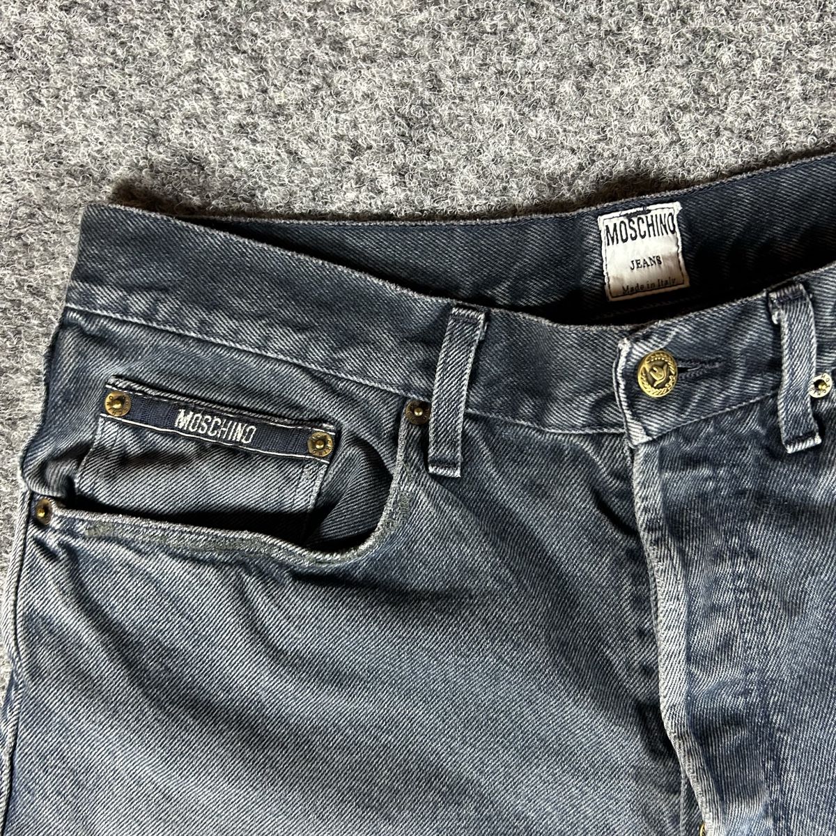 Moschino Jeans: Moschino jeans Medium men – Usato da La Sagne NE venduto da Matlasape 1