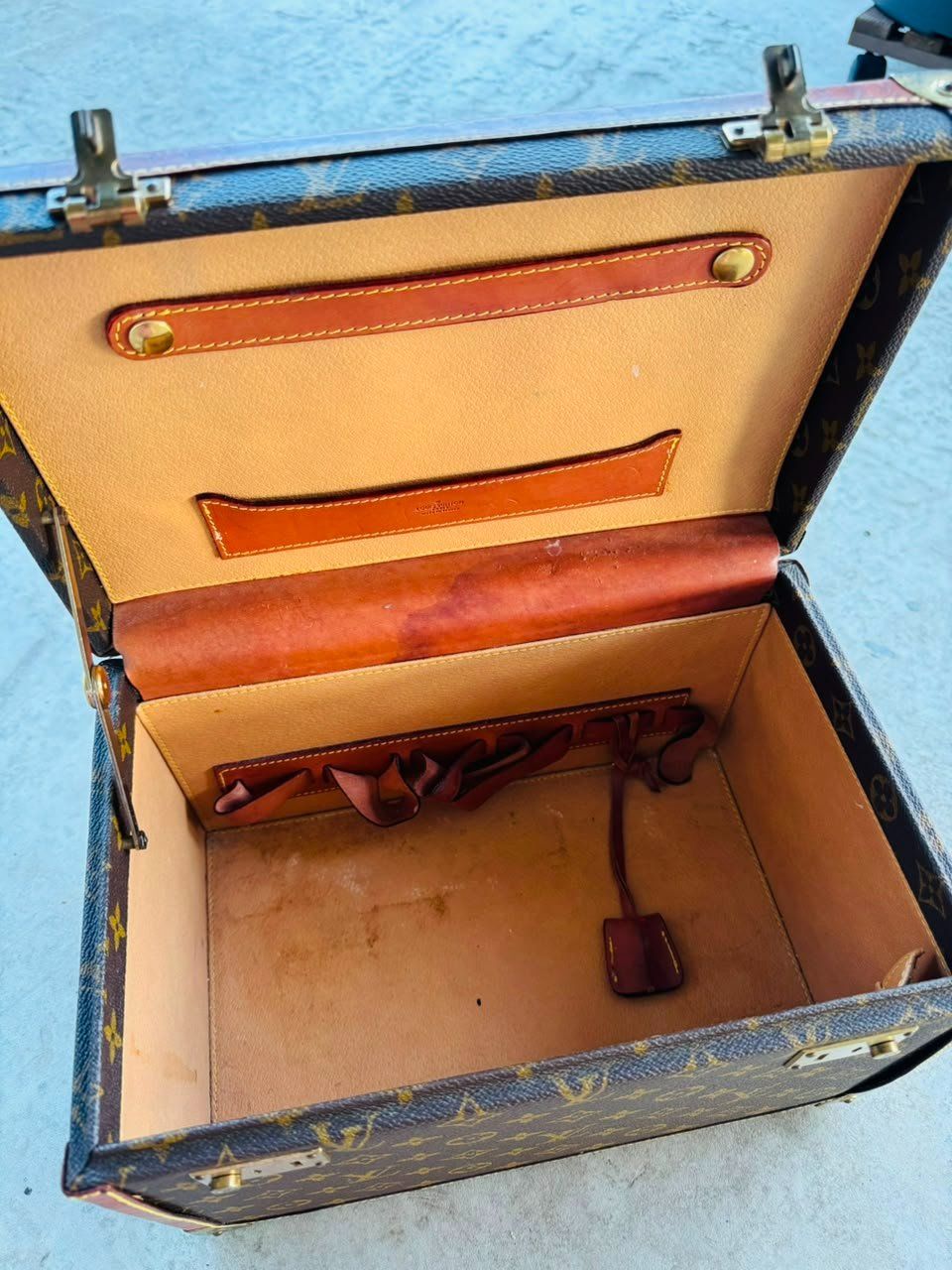 Louis Vuitton Reisekoffer: Louis-Vuitton-Kosmetikkoffer – Gebraucht aus Eschen von SirHitch 4