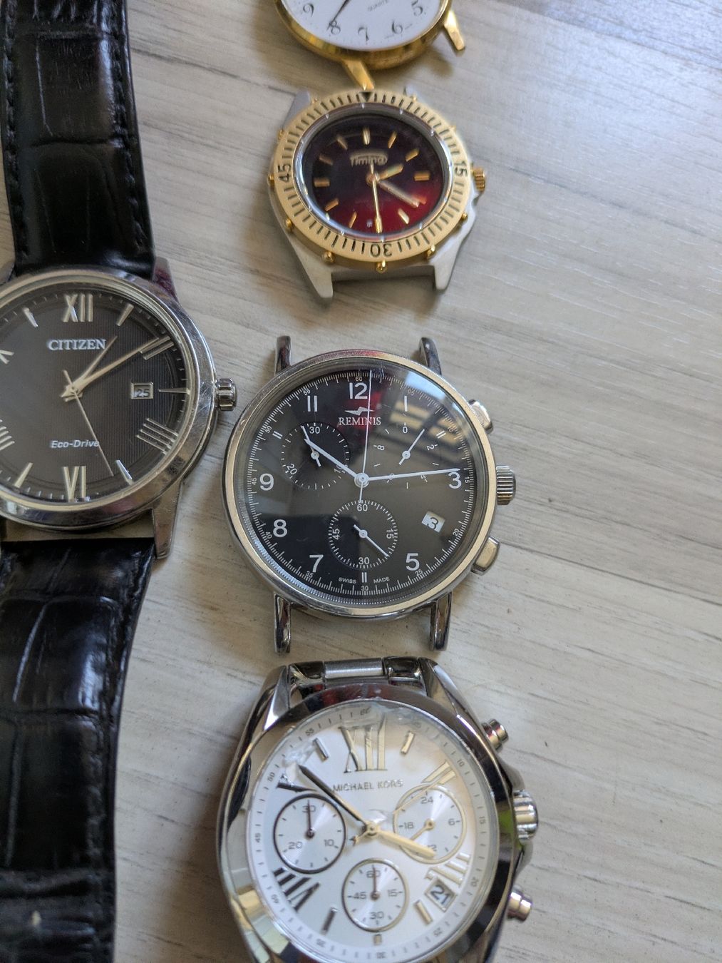 Swiss Montres: Lot de montres  – Défectueux à Châtonnaye par Enjie 6