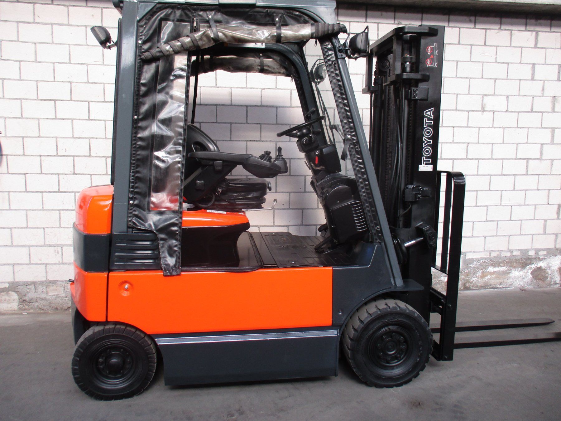 Toyota Carrelli elevatori e a forche: STAPLER  TOYOTA 7FBMF20  ELEKTRO GABELSTAPLER – Usato da Seon venduto da zomahandel 5
