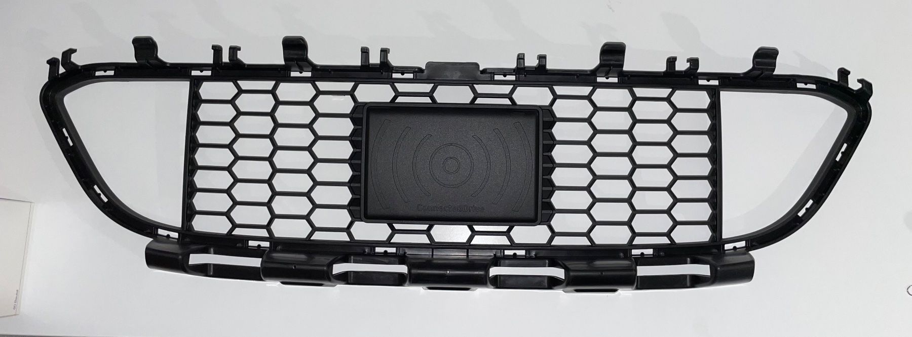 BMW Tutti pezzi di ricambio auto: BMW Lufteinlass Mitte (mit ACC-Vorrichtung) – Usato da Basel venduto da elm_gb97