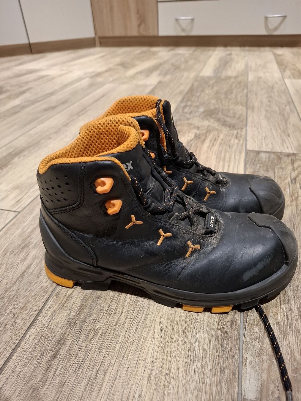 Uvex Scarpe da uomo: Sicherheitsschuhe S3, Grösse 39 – Usato da St. German venduto da Neuwelt