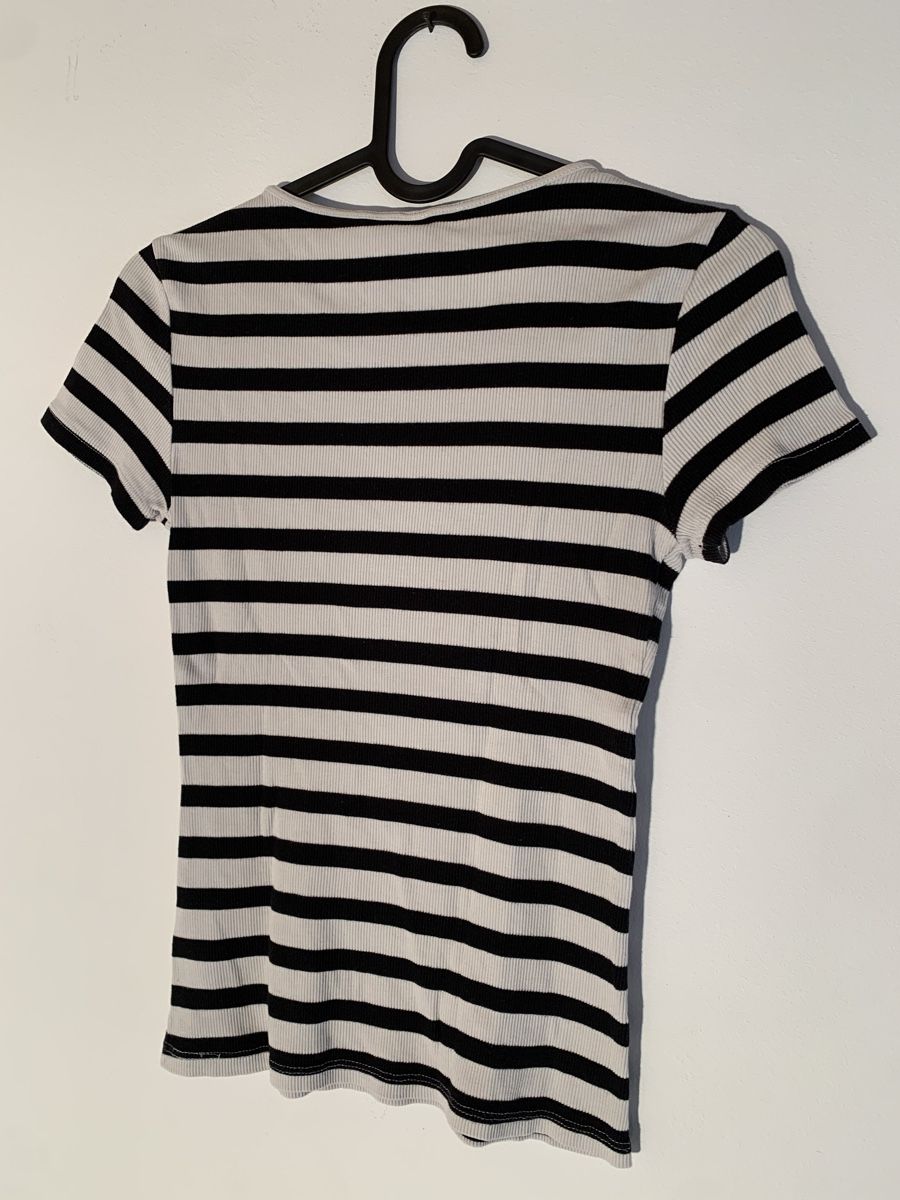 H&M T-shirts: T-Shirt – D'occasion à Bubendorf par lebkuchen03 2
