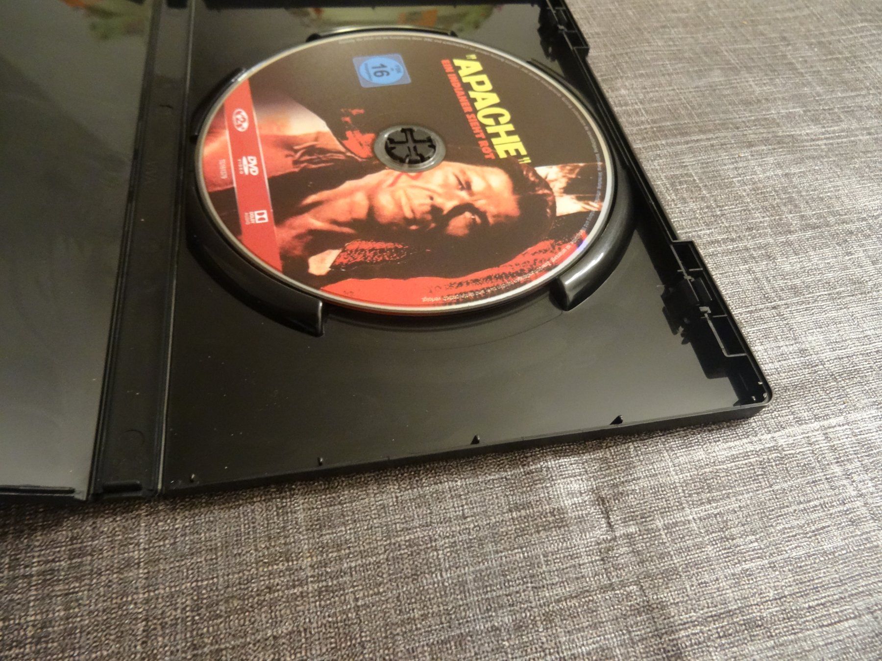 Tutti i DVDs: DVD Apache Ein Indianer sieht rot  Charles Bronson – Usato da Olten venduto da Disc-Verkauf 1