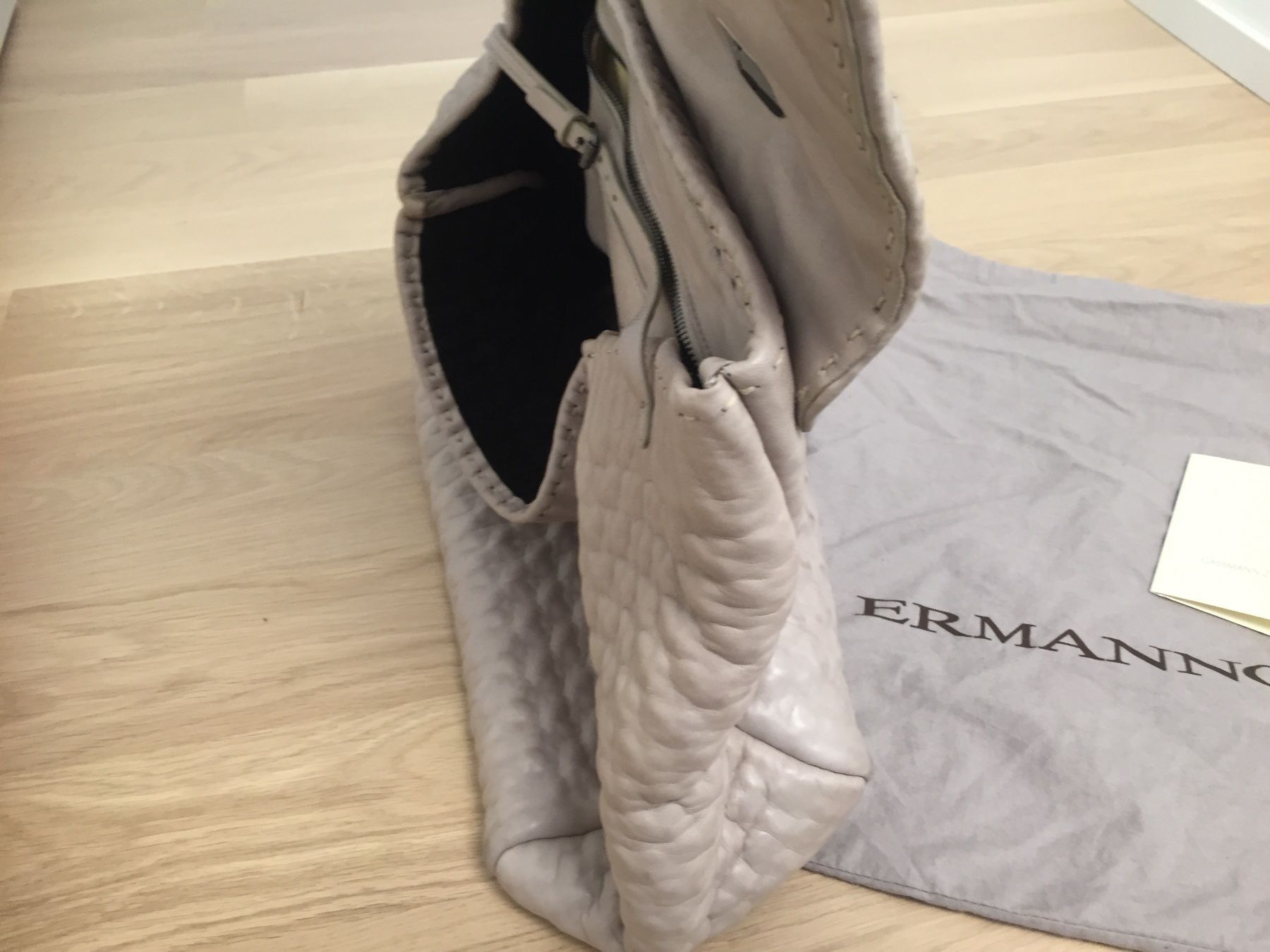 Ermanno Scervino Borse da donna: Echtleder Ermanno Scervino Handtasche – Usato da Neerach venduto da Sessi22 4