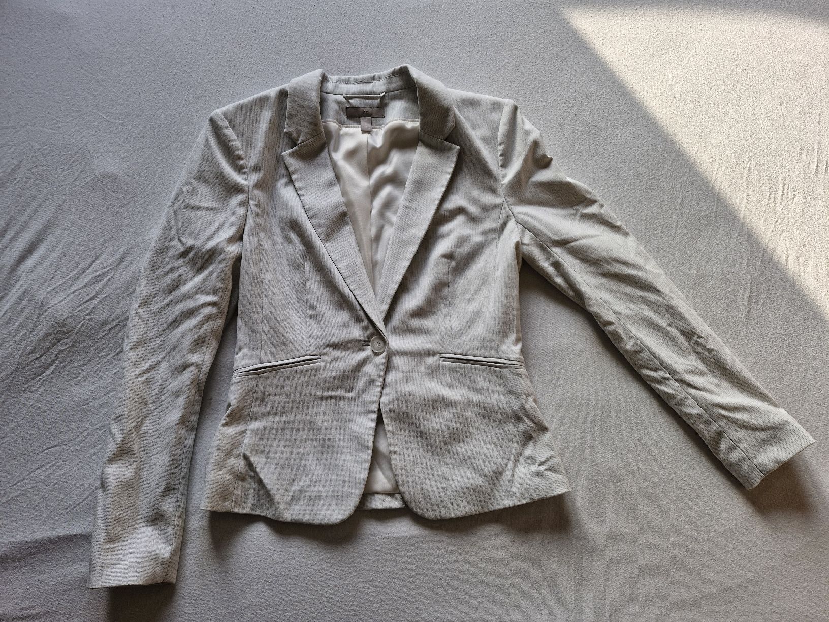 C&A Giacche: Weisser Blazer von C&A Gr 36 – Usato da Langnau am Albis venduto da roc_58qq