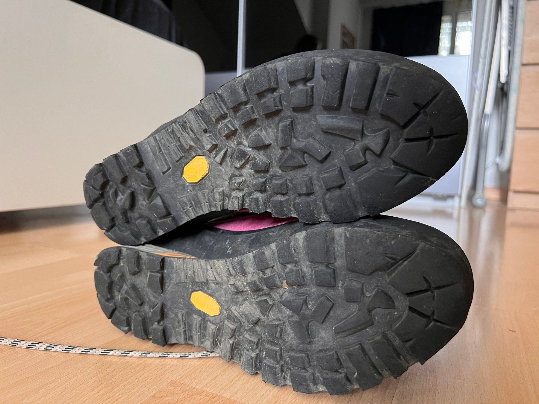 Scarpa Scarpe da donna: Scarpa Wanderschuhe Damen 40,5 Gore-Tex – Usato da Oetwil am See venduto da Katami7 4