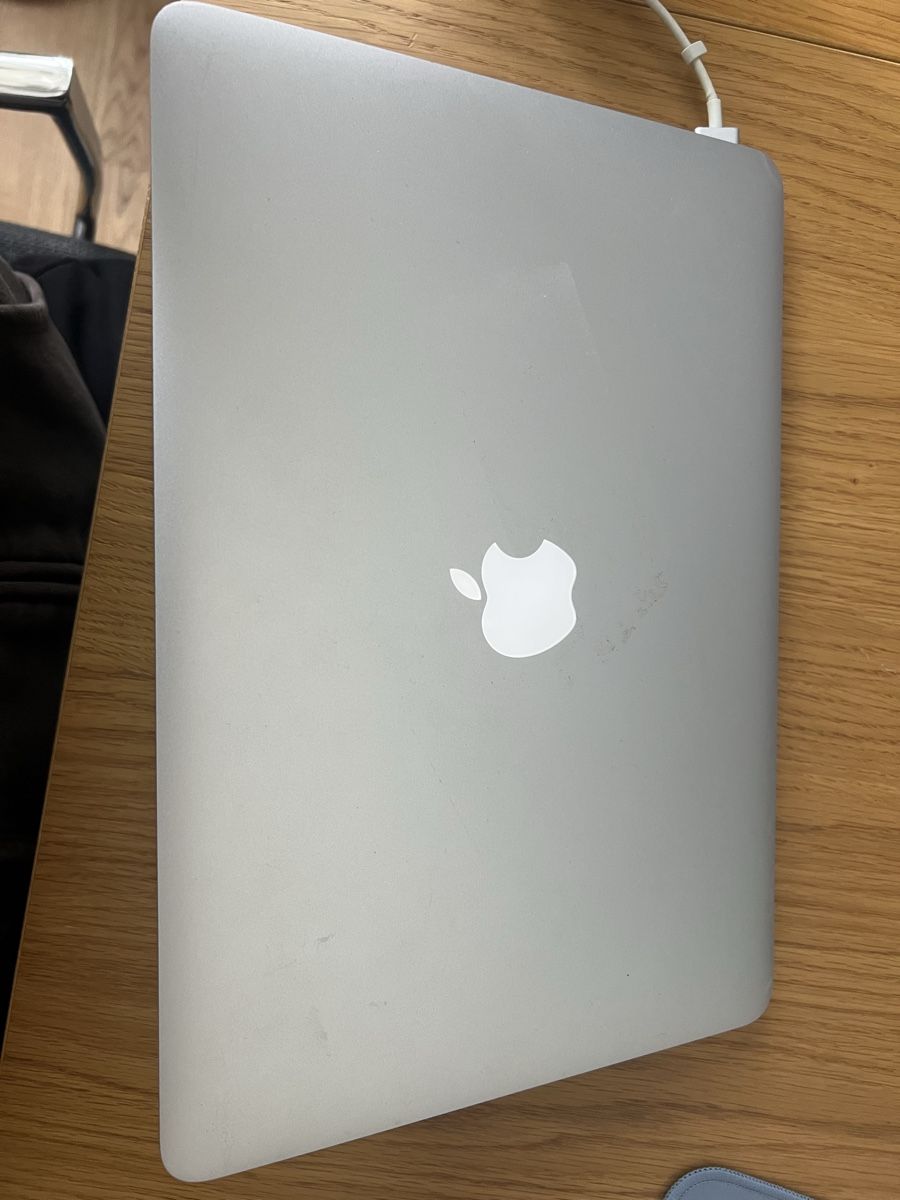 Apple Notebook: MacBook Air early 2015 – Usato da Jona venduto da AlejandroK01 2