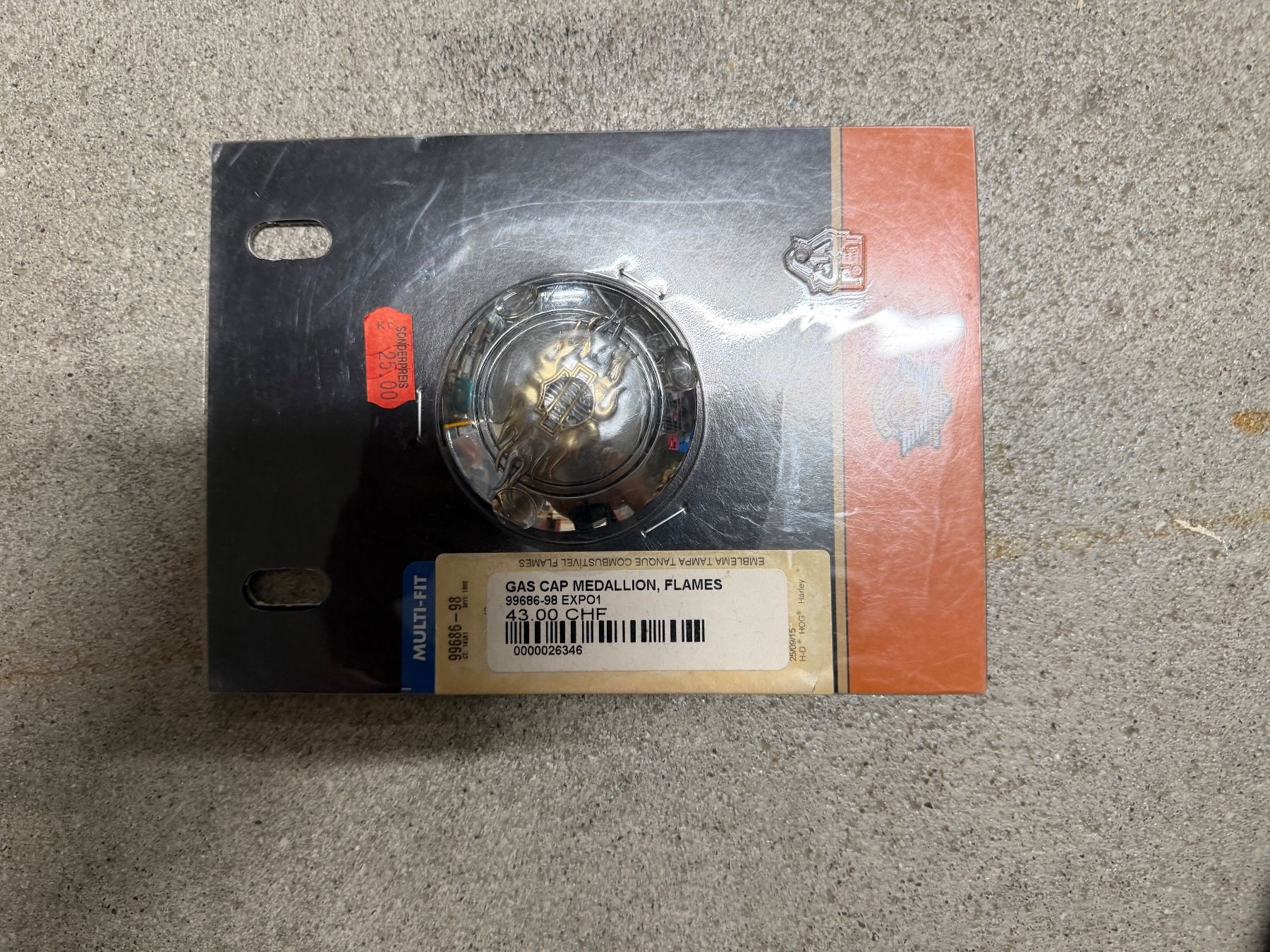 Harley-Davidson Tutti i ricambio per moto: 99686-98 Harley-Davidson Tankdeckel-Medaillon – Nuovo e nell'imballaggio originale da Ostermundigen venduto da jas_9j7d 1