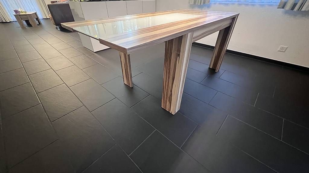 Tavoli: Esstisch mit Glasplatte und Holzgestell – Difettoso da Birr venduto da alonso77 3