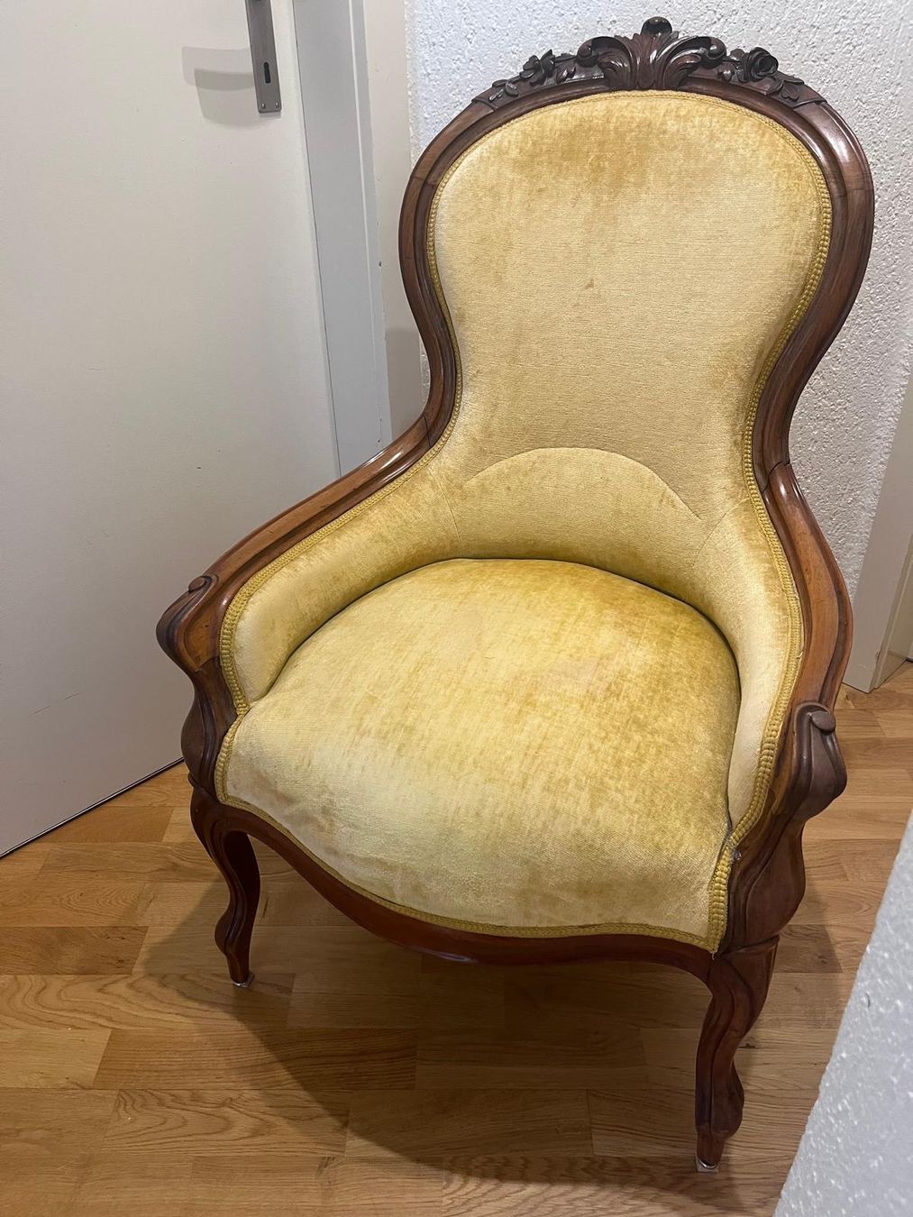 Poltrone: Sessel antik gelb guter Zustand – Usato da Ostermundigen venduto da mme_ghys 4