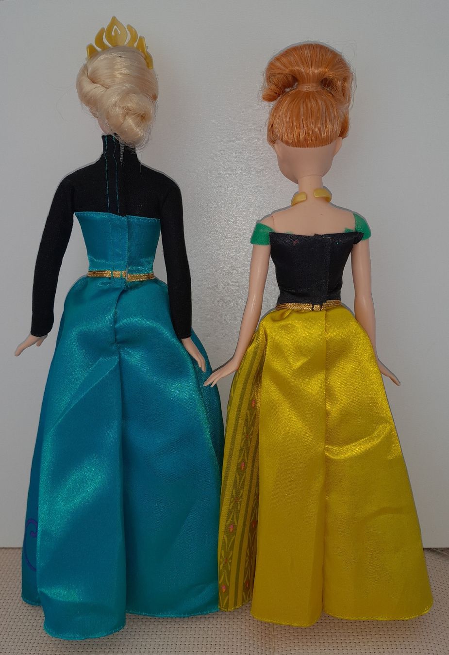 Disney Bambole: Elsa und Anna – Nuovo (secondo la descrizione) da Alchenflüh venduto da roh_6xk8 2