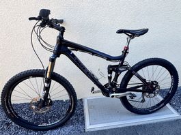 Trek Fuel EX 8 ;  Shimano SLX / XT ; 18.5" Black  2010