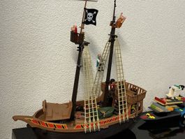 Playmobil Piratenschiff mit Figuren guter Zustand