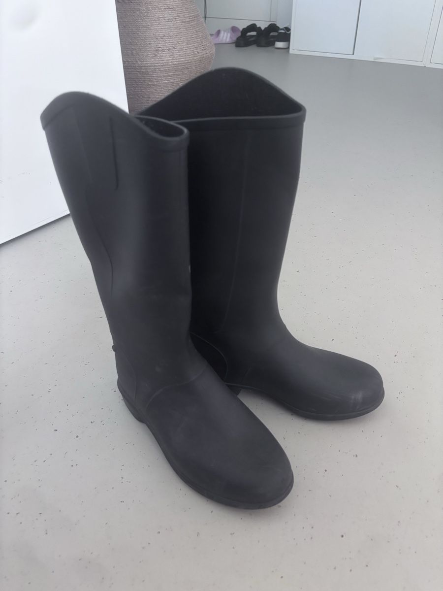 Decathlon Chaussures garçon: Reitstiefel 33 – D'occasion à Zürich par Peonie