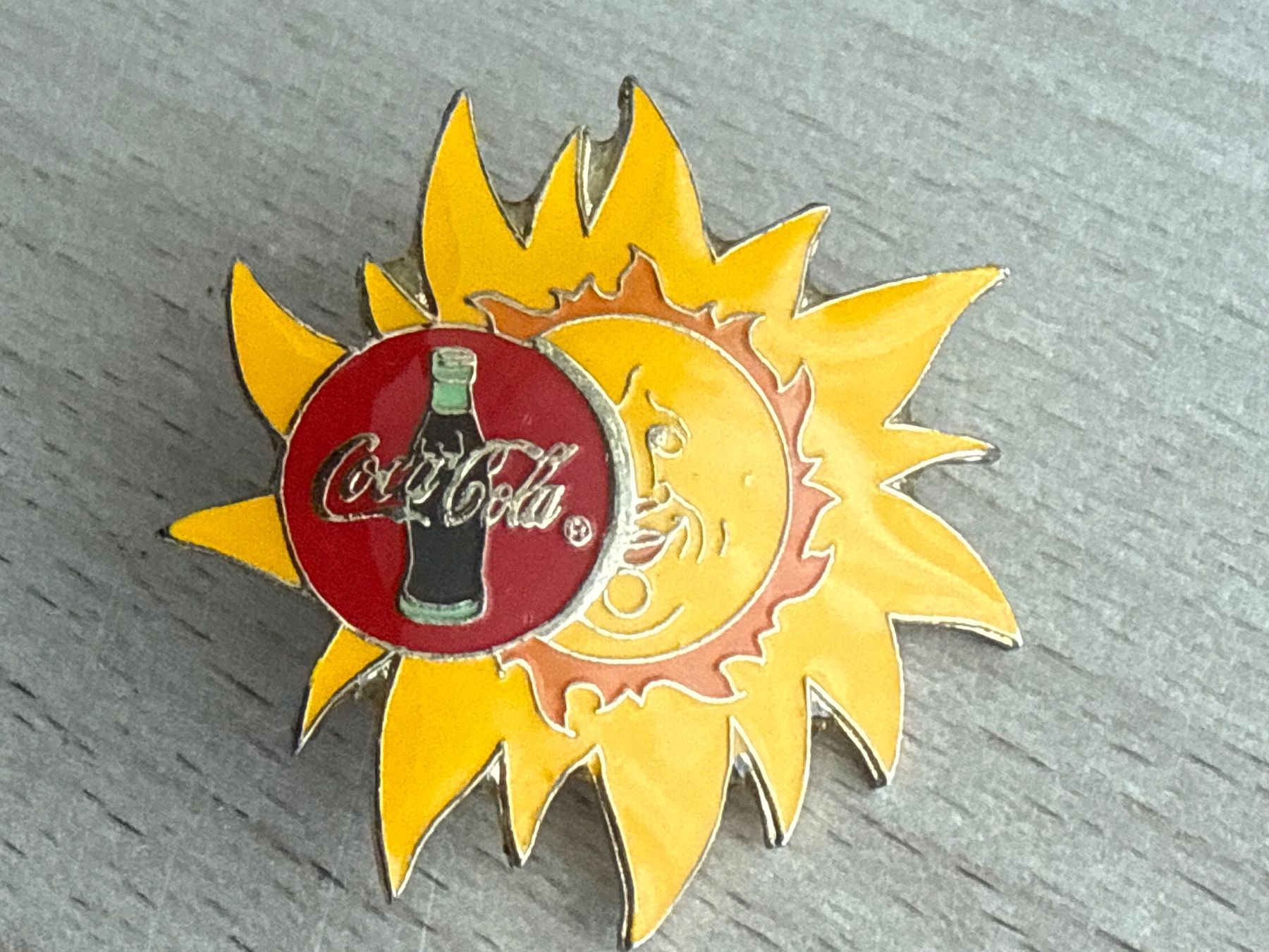Coca-Cola Placchette & Badge: Pin Coca-Cola – Usato da Glattbrugg venduto da Schweigmatt