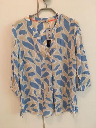 Neue Bluse mit etickete 38 und 42 grosse