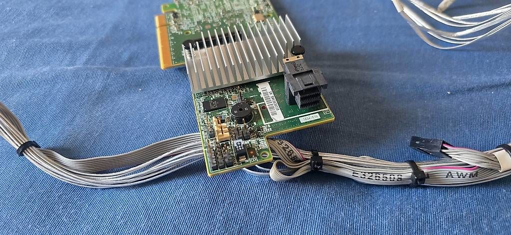 Server: lsi sas controller + SAS-Kabel 4× SATA – Gebraucht aus Basel von guanga 2