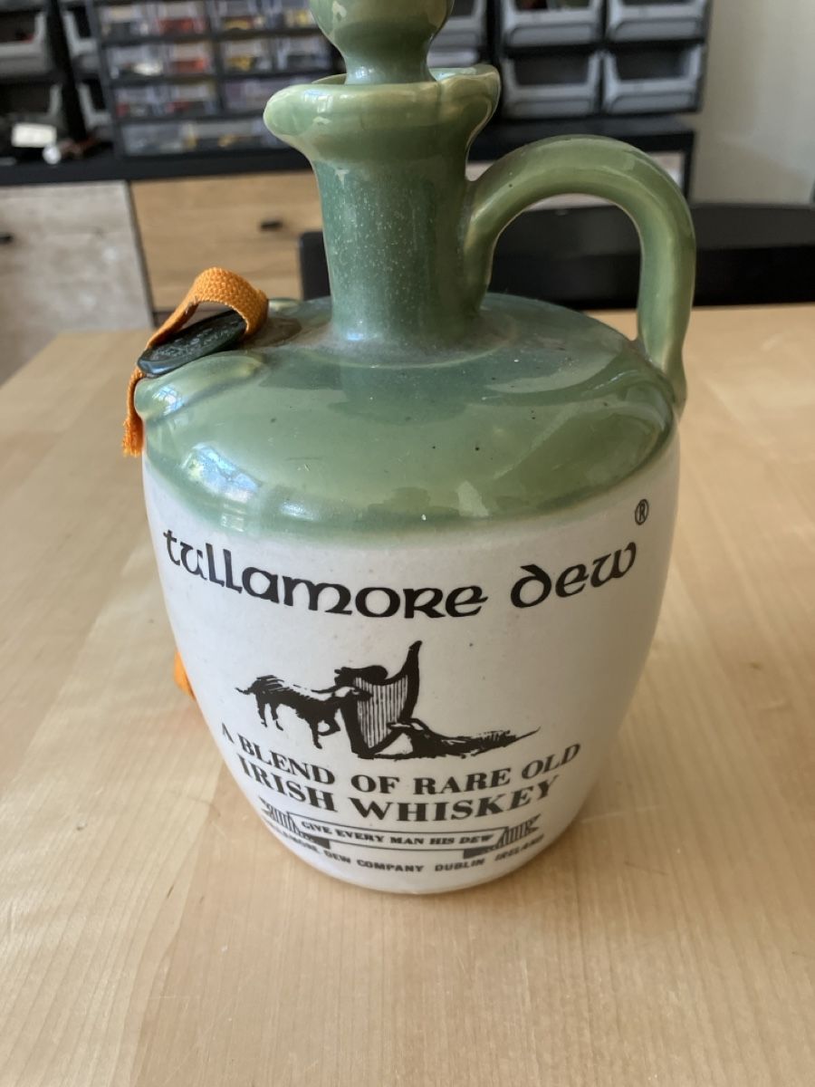 Sonstiges Geschirr & Gläser: Whiskey Flasche Tullamore Dew – Gebraucht aus Glarus von Jhuber78
