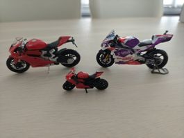 Ducati Modell 3er Set inkl Schlüsselanhanger und Kleber