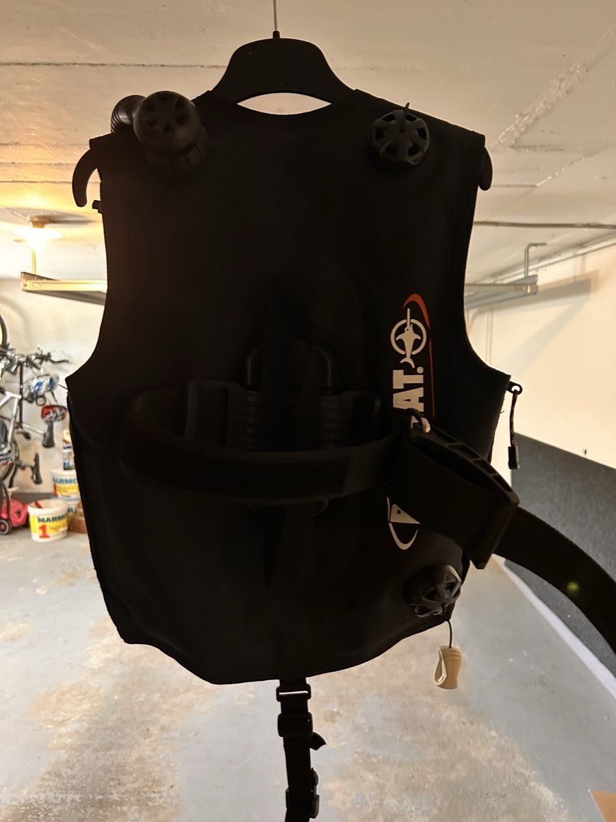 Mute per immersioni: Gilet enfant – Usato da Marly venduto da hublo22 2