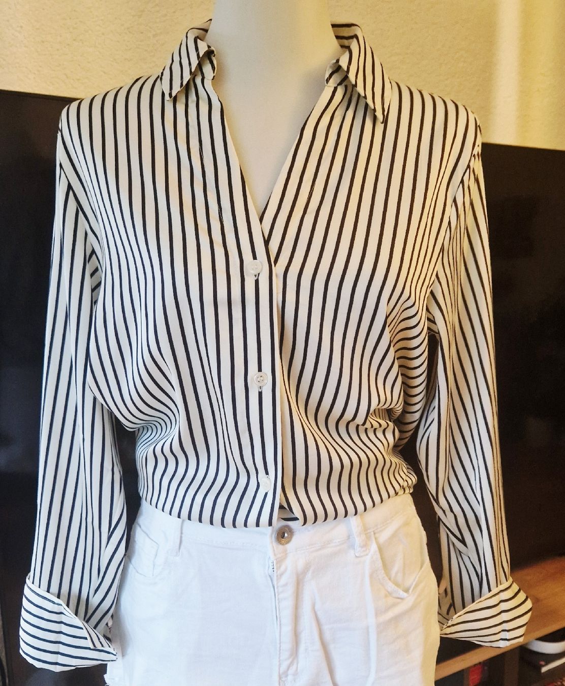 H&M Top: Stylish Striped Blouse, H&M Size 38 – Usato da Klingnau venduto da fairy.princess