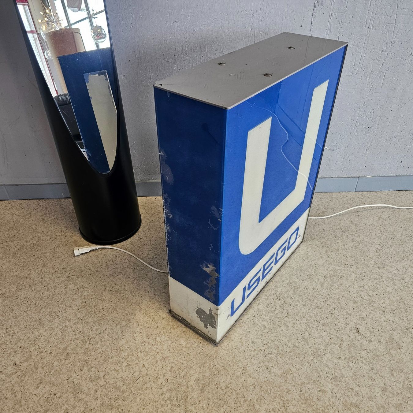 Lampade: USEGO Leuchtreklame Lightbox Schweizer Ladenkette Leuchte – Usato da Nottwil venduto da Wondewa-Shop 4
