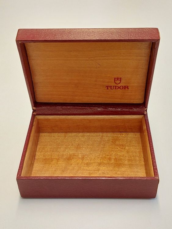 Tudor Holz Box rot/hellbraun - 94 00 1 - VINTAGE (Gebraucht) in St ...