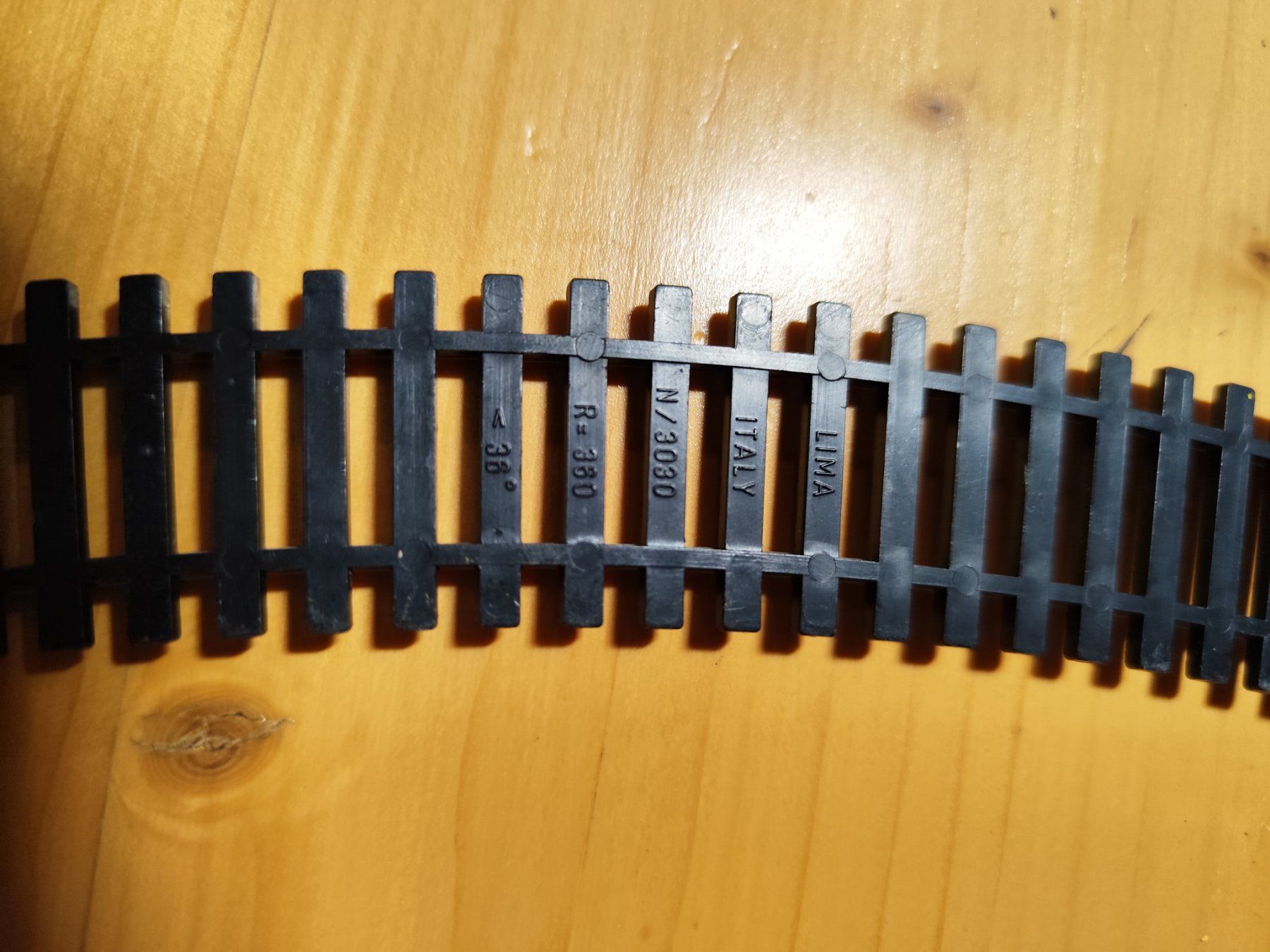 Lima Modelleisenbahnen: 3x Lima Schienen Kurve – Gebraucht aus Wangs von Chli0 1