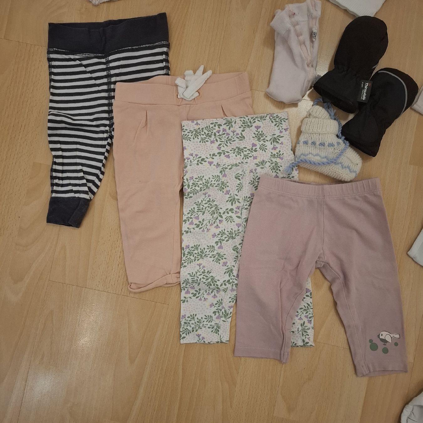 Lotti & Set di vestiti: Baby Kleiderpaket Mädchen Grösse 62 – Usato da Winterthur venduto da fraenzitwo 1