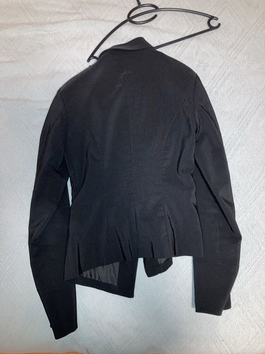 Jacken: Schwarzer Blazer Gr. 36 – Gebraucht aus Kesswil von Branca-01 1