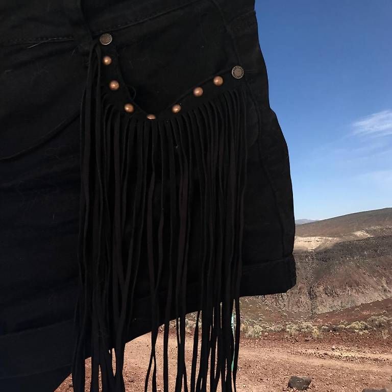Pantaloni: Schwarze Cowboy Hotpants Grösse L – Usato da Bern venduto da shiggyy 3