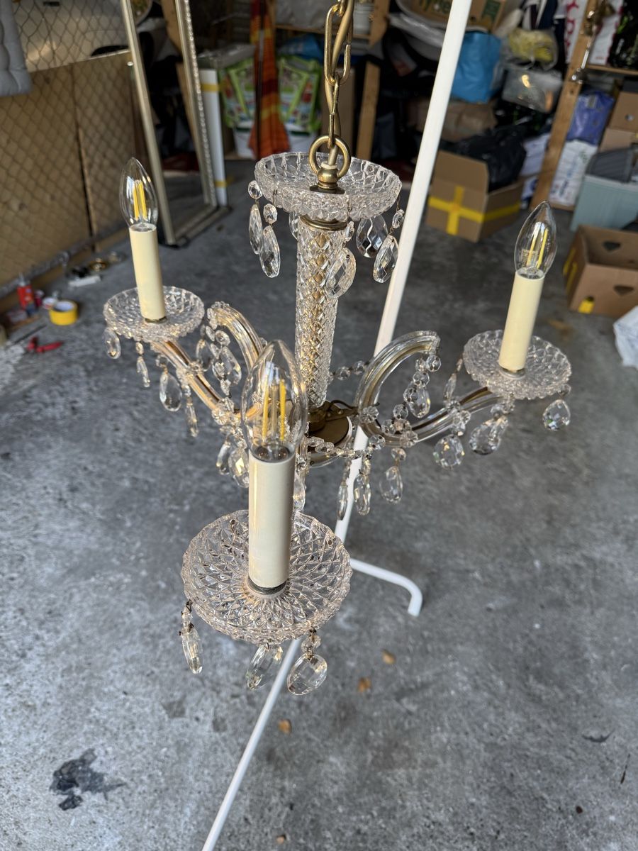 Lampadari & plafoniere: Kleiner Kristall Kornleuchter – Usato da Benglen venduto da Dubai1234