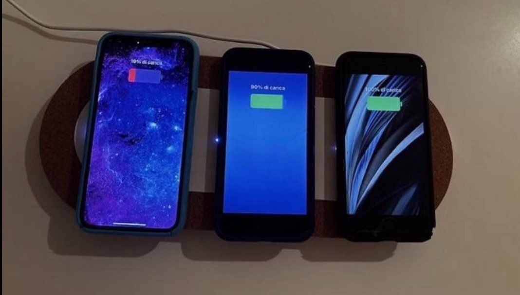 Ladegeräte: Multi-Caricatore Wireless Per Iphone – Gebraucht aus Montagnola von ciain67
