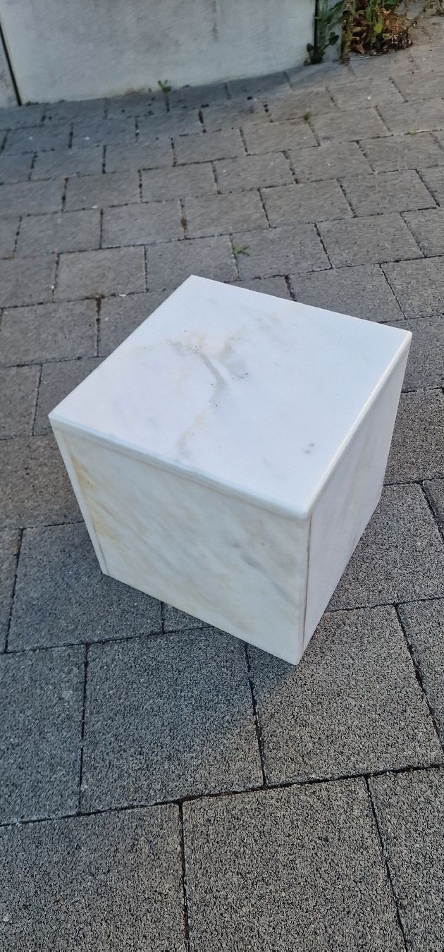 Sgabelli: Beistelltisch /  Blumen hocker aus echte  Marmor 30x30 – Usato da Grellingen venduto da syl_t5wm 1