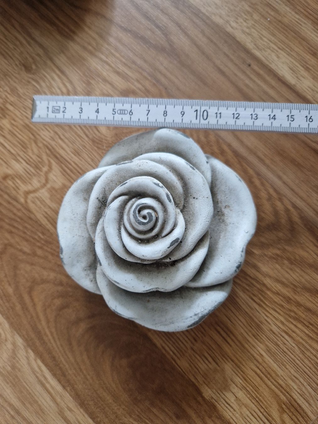 Tutte le decorazioni: 2 Stk. Rosen aus Beton – Usato da Rain venduto da -LUMA- 1