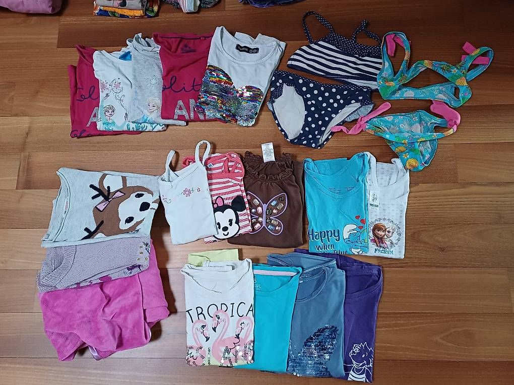 Lotti & Set di vestiti: 43teiliges Kleider Set, Gr. 110/116, Mädchen – Usato da Fehraltorf venduto da Sato01 4
