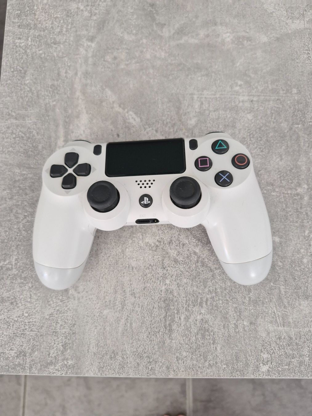 Sony Manettes: ps 4 controller – D'occasion à Zuchwil par silvermoon74