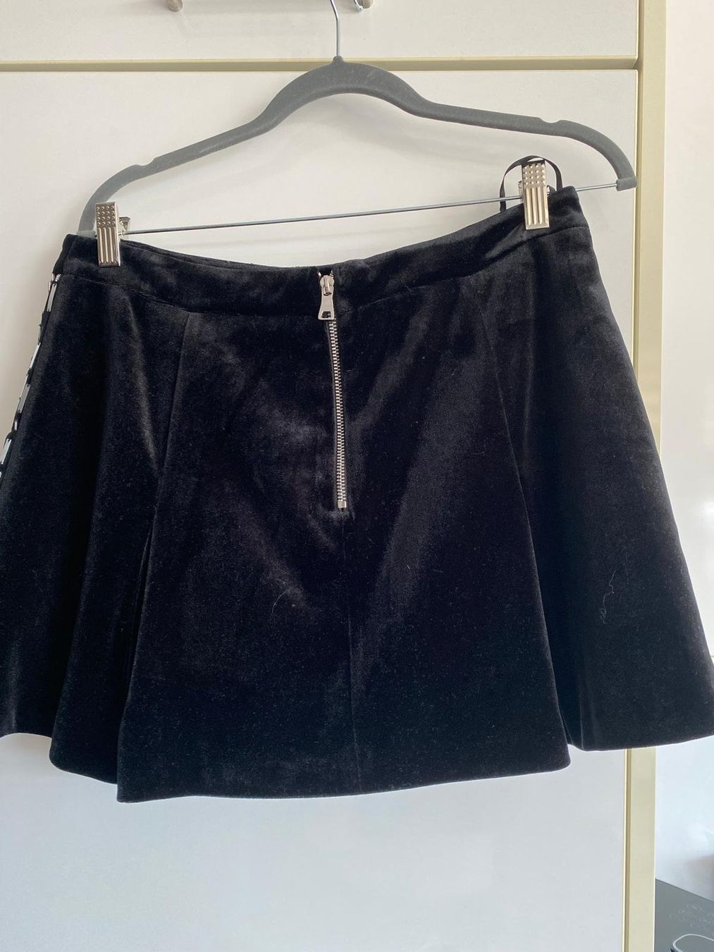 Gonne: Minirock schwarz Samt mit Pailletten Grösse M – Nuovo e nell'imballaggio originale da Arbon venduto da MaritK 4