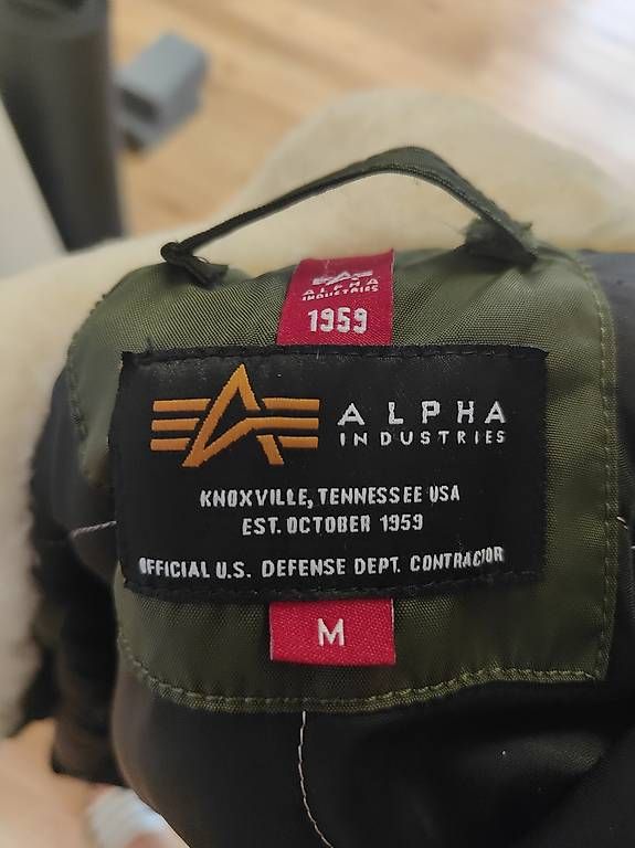 Alpha Industries Giacche: Originale Alpha Industries Bomberjacke Grösse M – Usato da Altdorf UR venduto da RayPerson 2