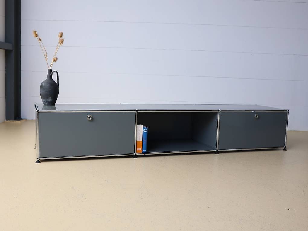 USM Cassettiere: USM Lowboard Mittelgrau, TV-Möbel – Usato da Meinisberg venduto da atelier_TILIJA