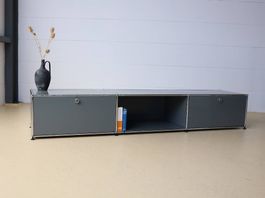 USM Lowboard Mittelgrau, TV-Möbel
