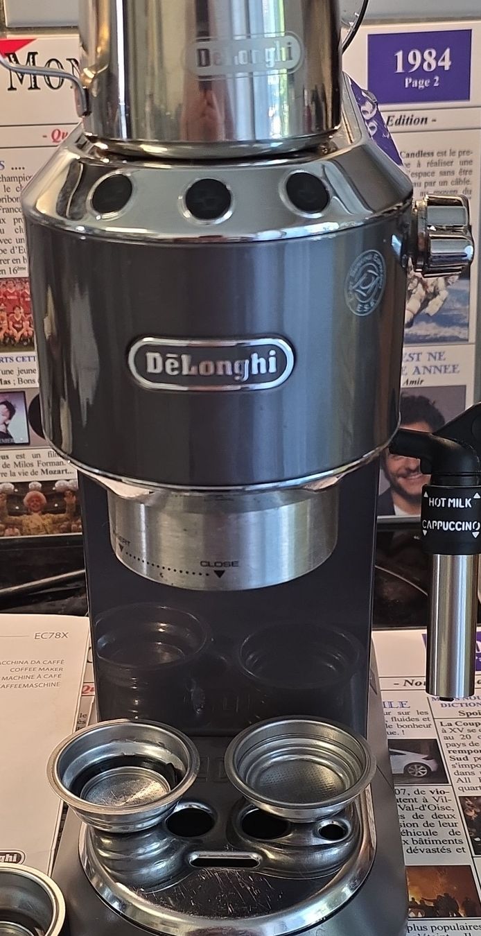 De'Longhi Macchine per caffè & Macchine per espresso: Espressomaschine DeLonghi Dedica gebraucht – Usato da Basel venduto da Efgo