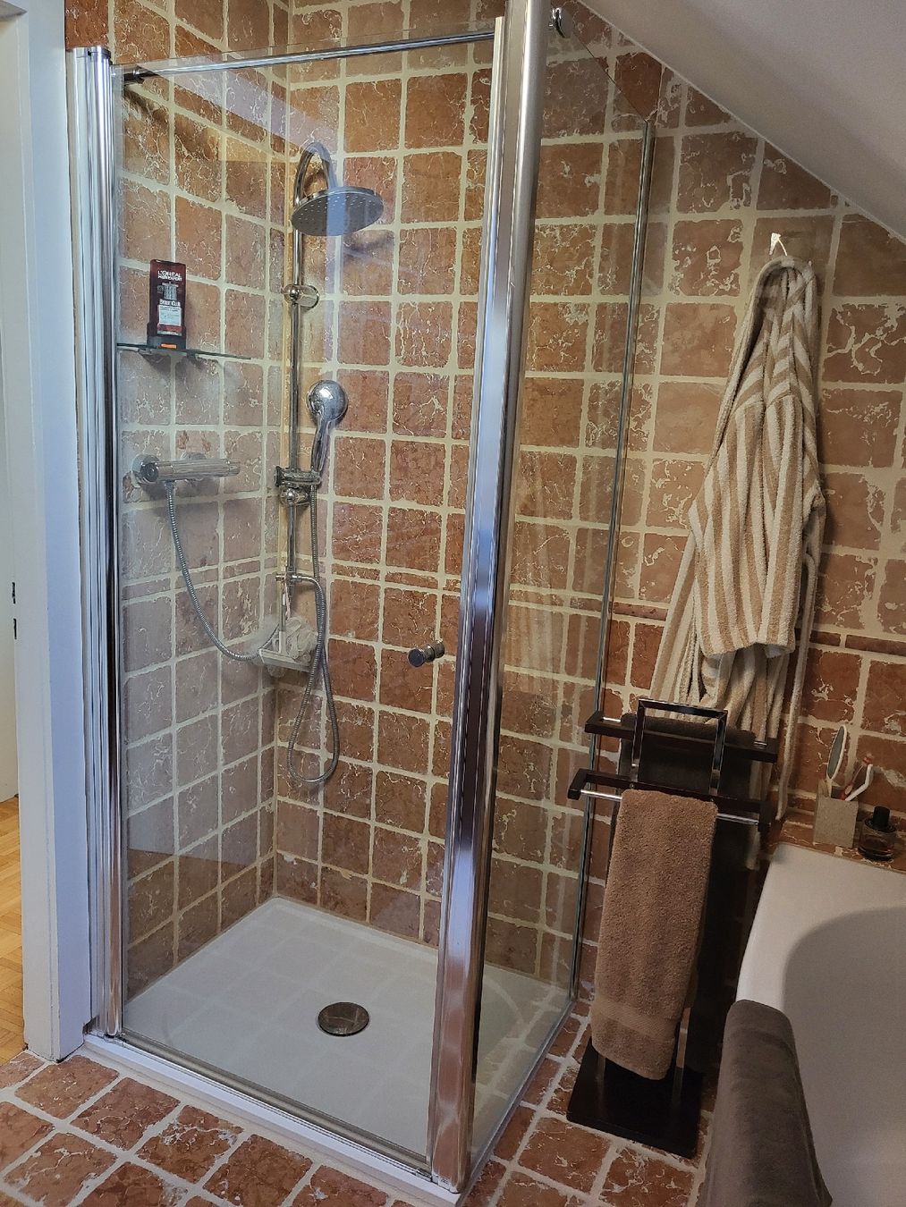 Breuer Duschen: Cabine de douche Breuer d'angle, état impecable – Gebraucht aus Veyrier von sfr_hr8d