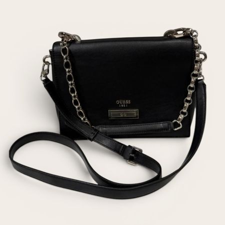 Sac à main noir Guess 1981 élégant pour toutes saisons