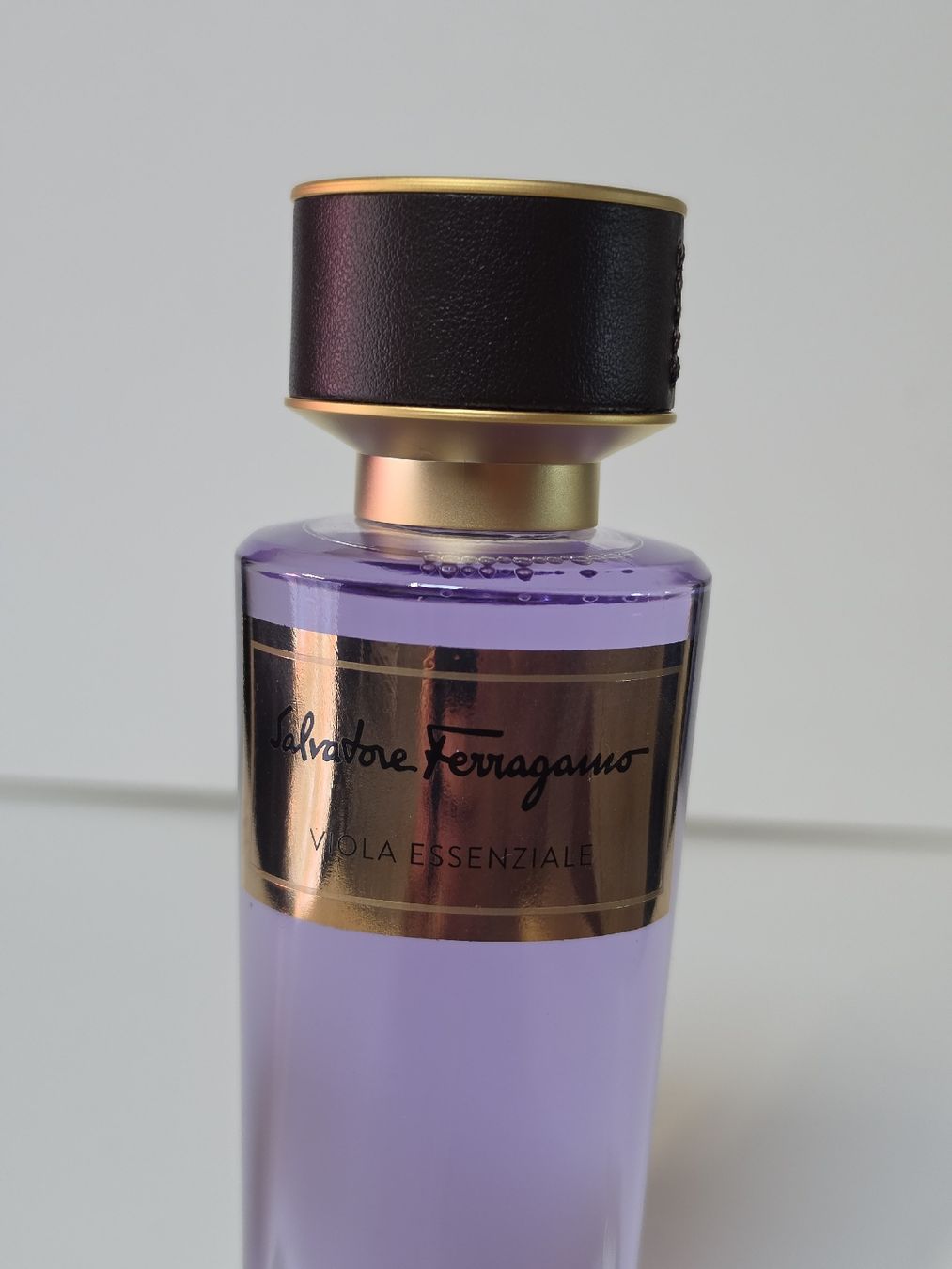 Salvatore Ferragamo Parfum & Eau de Toilette: Salvatore Ferragamo Viola Essenziale Eau de Parfum 100ml – Neu (gemäss Beschreibung) aus St. Ursen von kat_g8z5 1